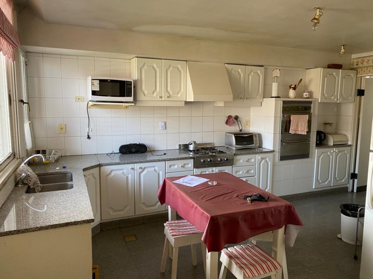 Vendo Departamento 3 dormitorios Sarmiento 300