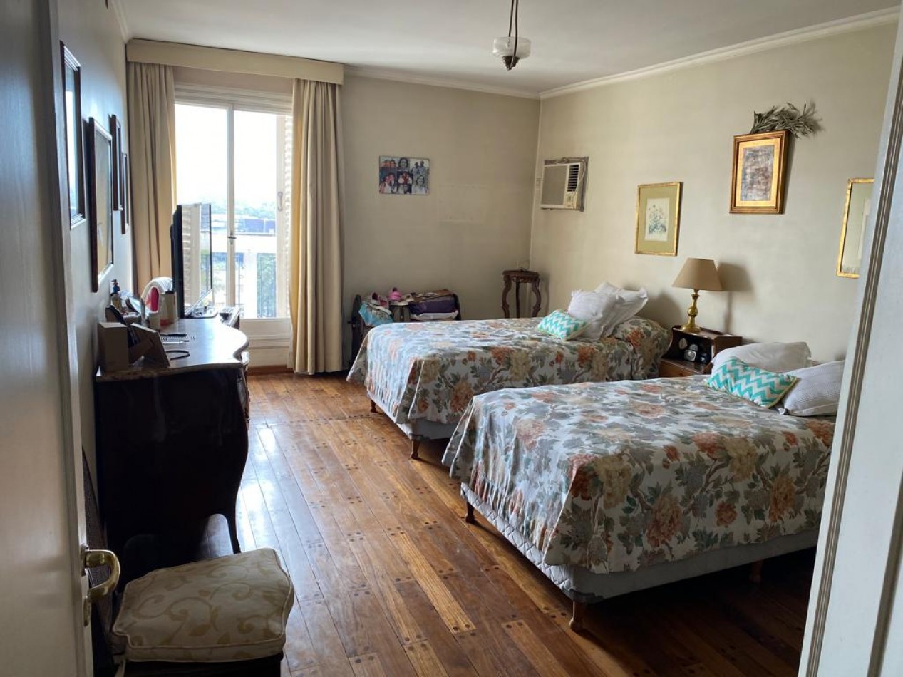 Vendo Departamento 3 dormitorios Sarmiento 300