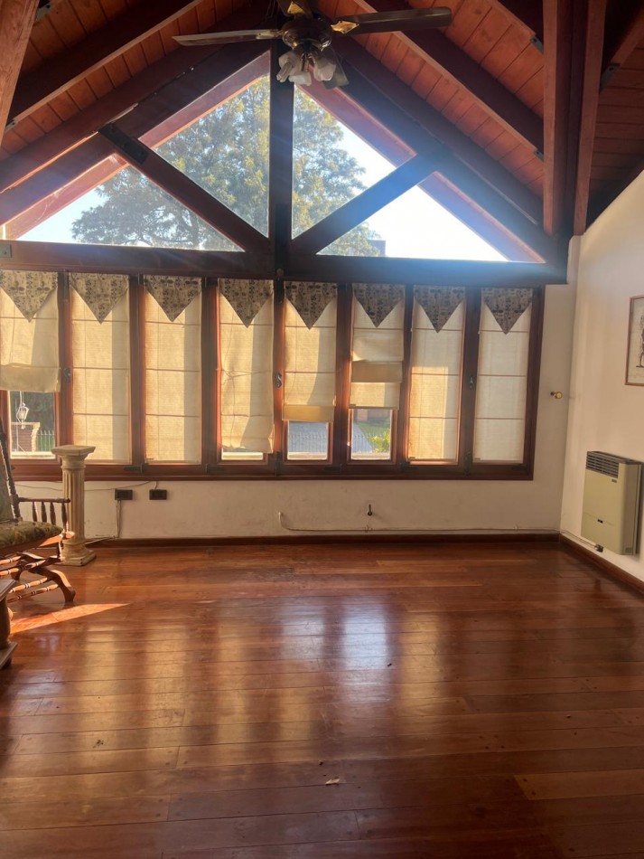 CASA EN VENTA PJE BENITO LYNCH 4700