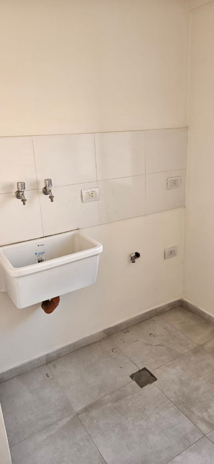 Vendo Departamento Marcos Paz 837