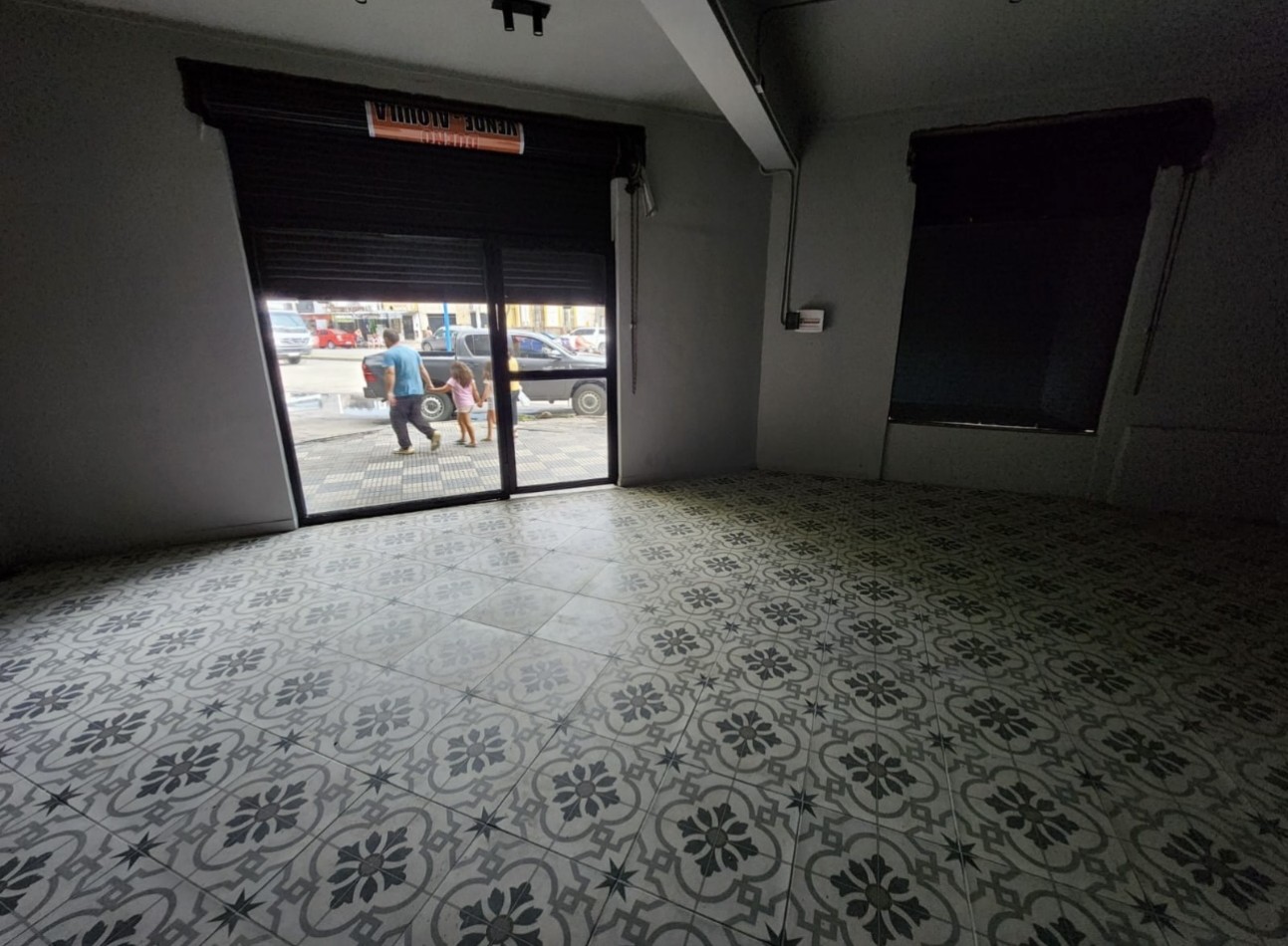 Venta Local Comercial Av Roca esquina Pje Mariño