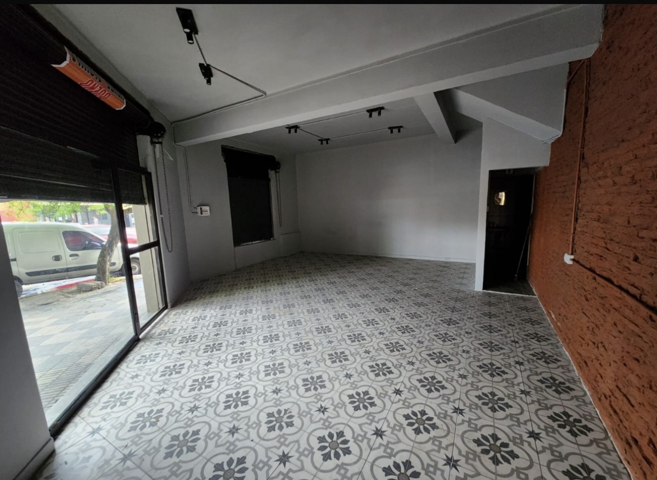 Venta Local Comercial Av Roca esquina Pje Mariño