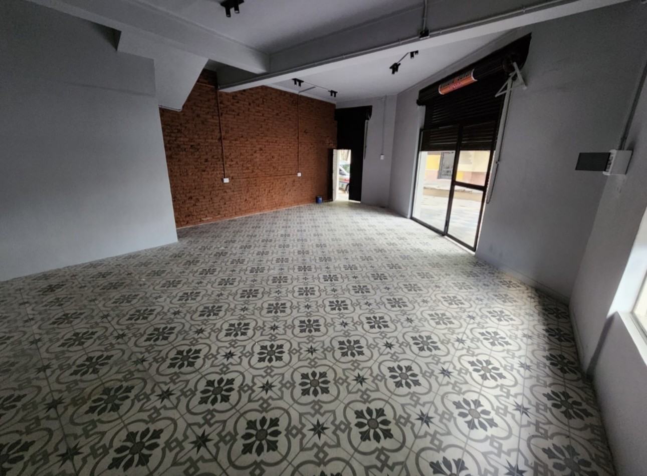 Venta Local Comercial Av Roca esquina Pje Mariño
