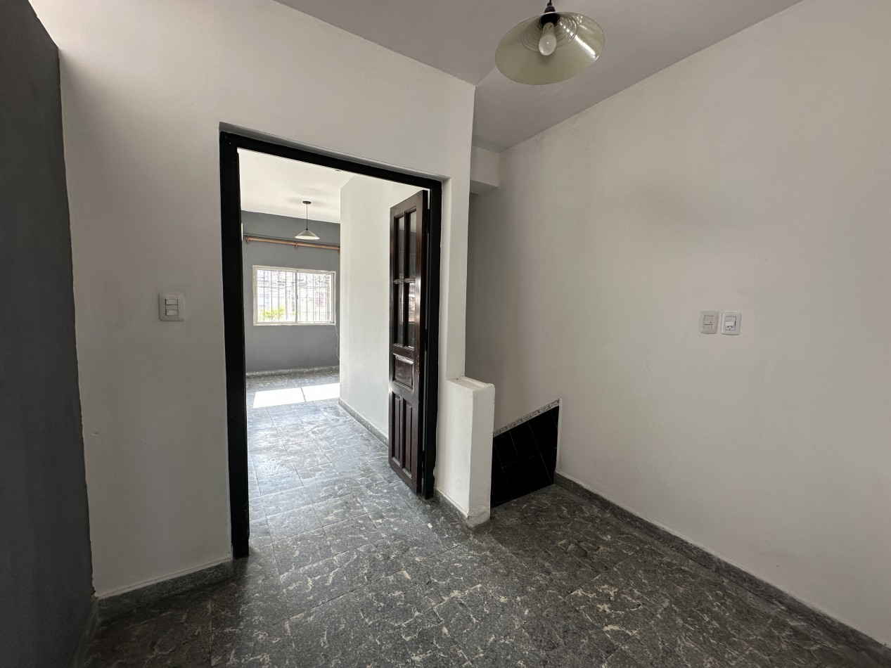 Venta PH en calle Uruguay 78