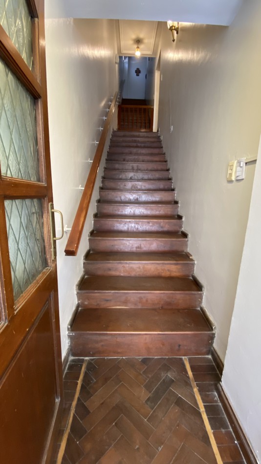 Oficina en alquiler - Santiago 572 (entrepiso)