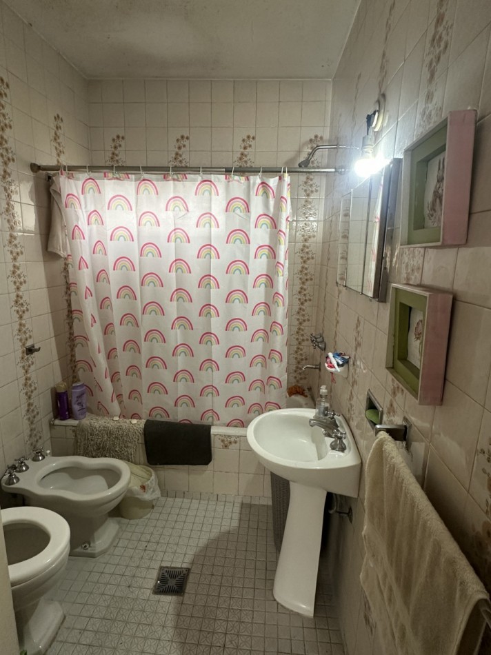 Venta casa Av. Aconquija al 543