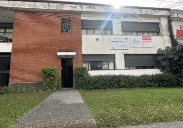 Venta casa Av. Aconquija al 543