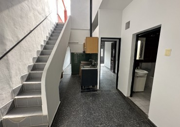 Venta PH en calle Uruguay 78